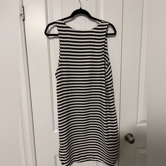H&M Black and White Striped Sleeveless Dress - Picture 3 of 4